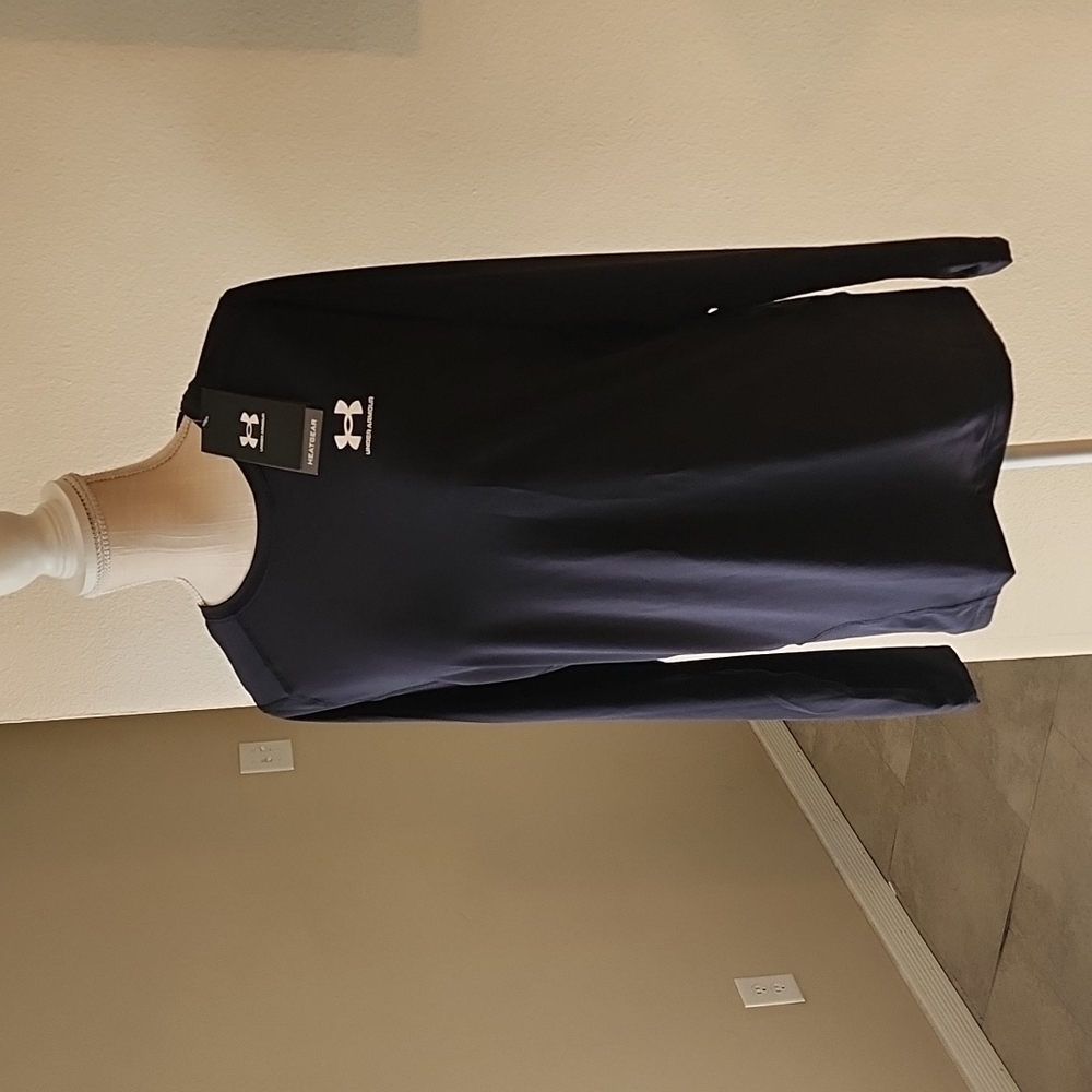 Under Armour Top. XXL. MENS